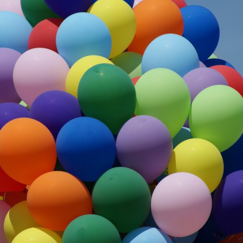 Girlandy z balonów – idealna dekoracja na różnego rodzaju okazje